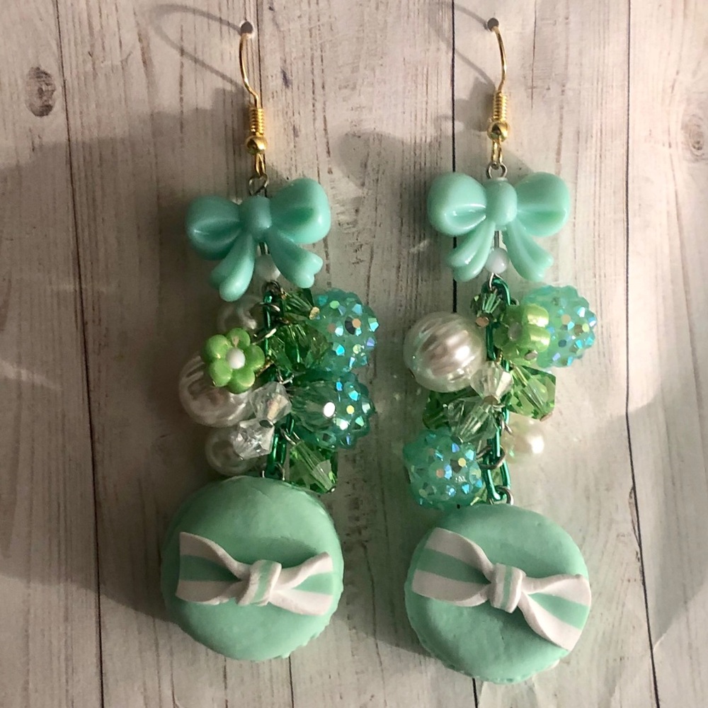 Pastry macaroons mint dessert candy earrings bow